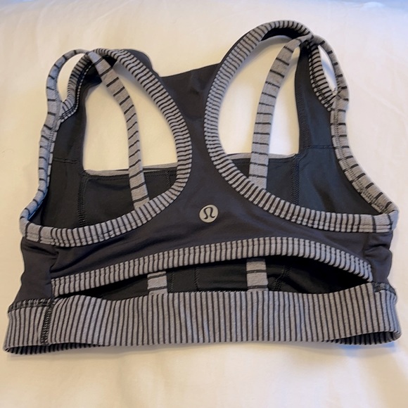 Lulu bra size 4 - Picture 2 of 2